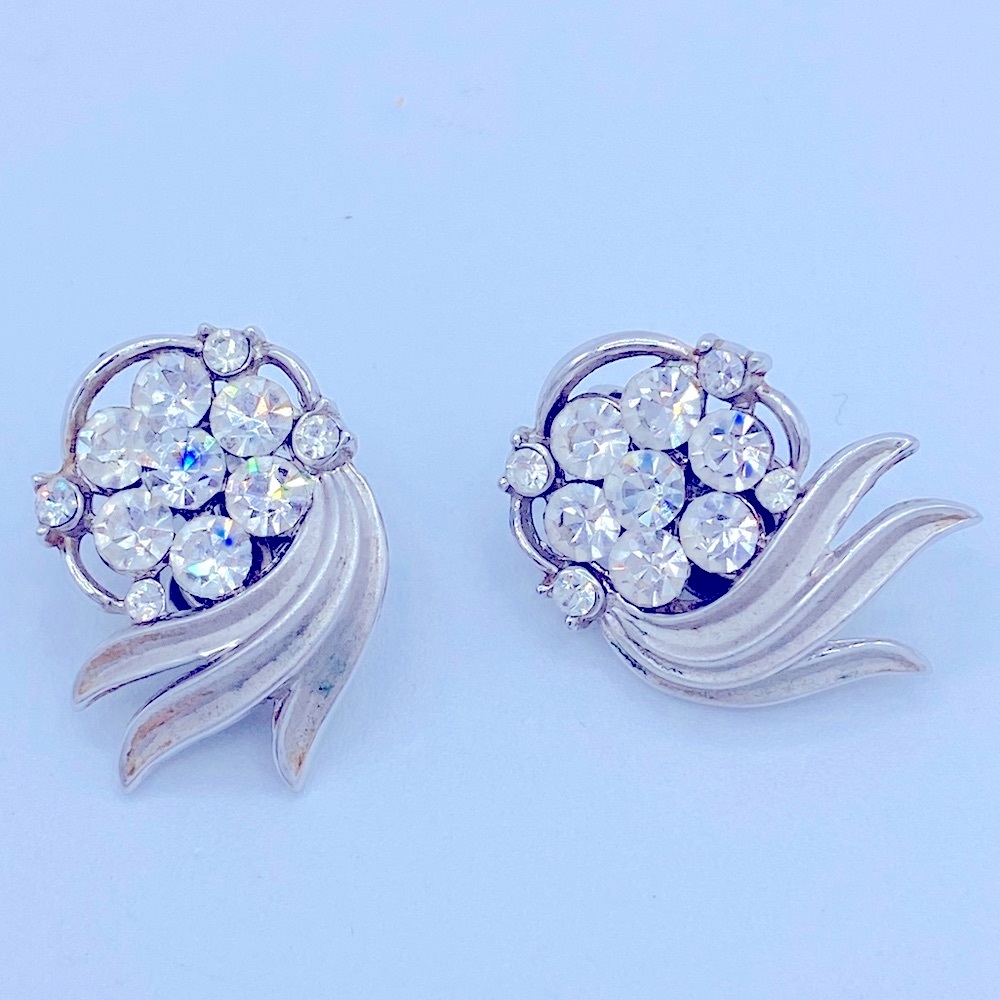 Vintage Unusual Design Crown Trifari Silver Tone And Rhinestone Clip On Earrings